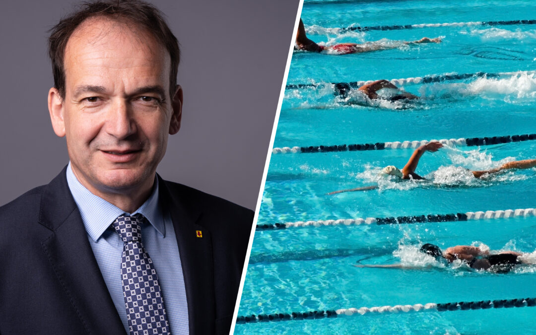 FDP-Fraktionsvorsitzender in Sachsen-Anhalt und Sportpolitiker Andreas Silbersack im Porträt, rechts daneben ein Schwimmwettkampf im Bild.