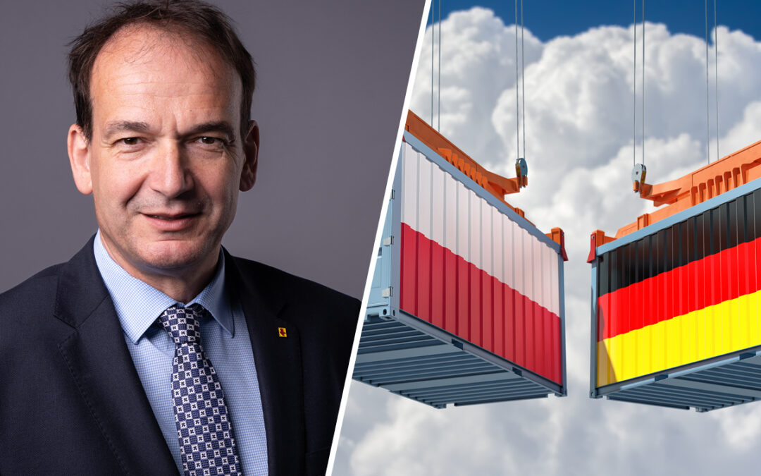 Andreas Silbersack, Vorsitzender der FDP-Landtagsfraktion Sachsen-Anhalt im Porträt, daneben eine Abbildung von zwei Containern, einer mit polnischer Flagge, einer mit deutscher Flagge.